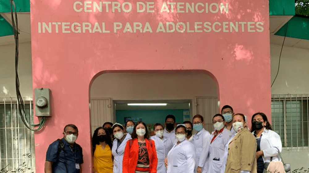 Personal de salud de la Clínica de Atención Integral de Adolescentes del Hospital Bertha Calderón Roque (HBCR) y personal técnic